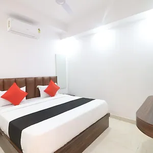 King Plaza Near Delhi Airport Hotel